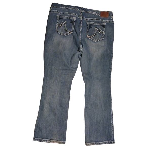 Maurices Womens Dylan Faded Mid-Rise Bootcut Jean's 20 Short measures. 36Wx29L - Picture 2 of 8